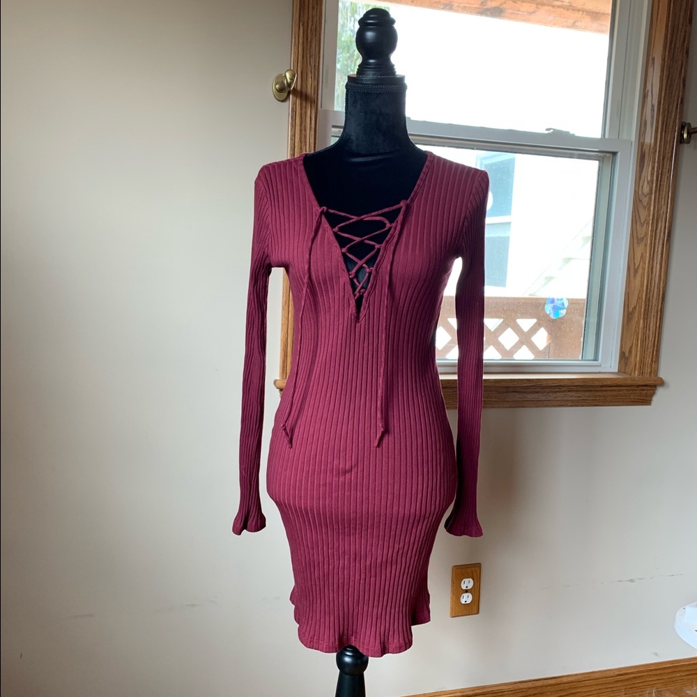 Ribbed burgundy Kendall & Kylie dress
